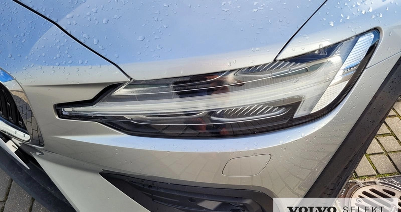 Volvo V60 Cross Country cena 172900 przebieg: 77670, rok produkcji 2021 z Orzysz małe 326